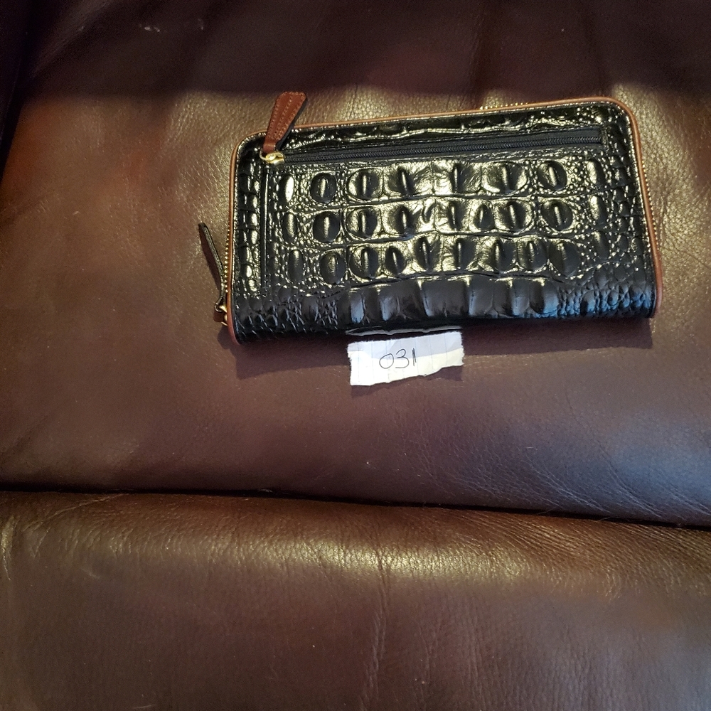 Brahmin wallet